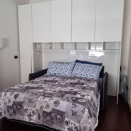 Ferienwohnung Monolocale Metro M3 Affori Mailand Exterior foto